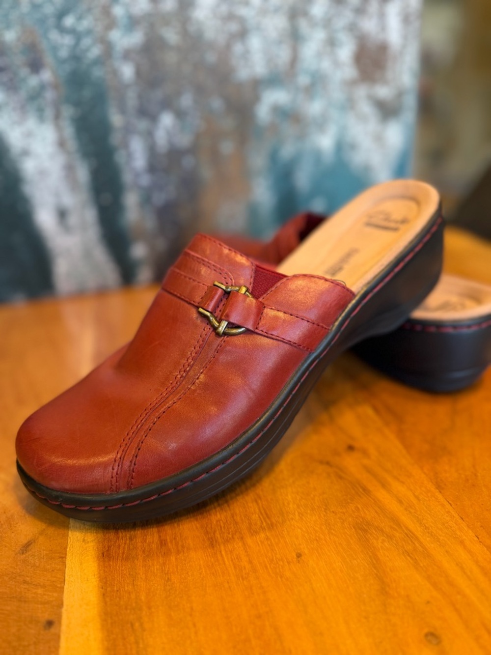 Clarks‎ Collection Classic Red Leather Mule Clogs Comfort (GUC)